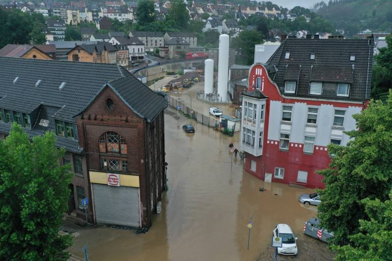 Une cinquantaine de morts en Europe, le réchauffement climatique incriminé