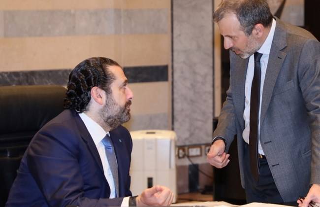 Scepticisme après l’ouverture en demi-teinte de Bassil à Hariri