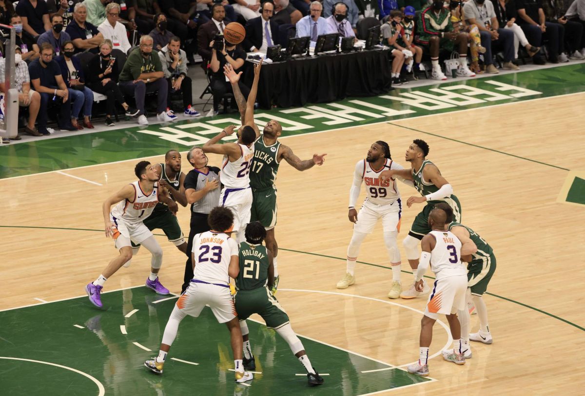 Milwaukee se relance chez lui contre Phoenix
