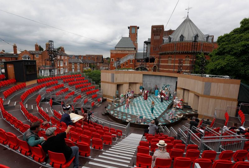 Dans la ville de Shakespeare, le théâtre renaît en plein air
