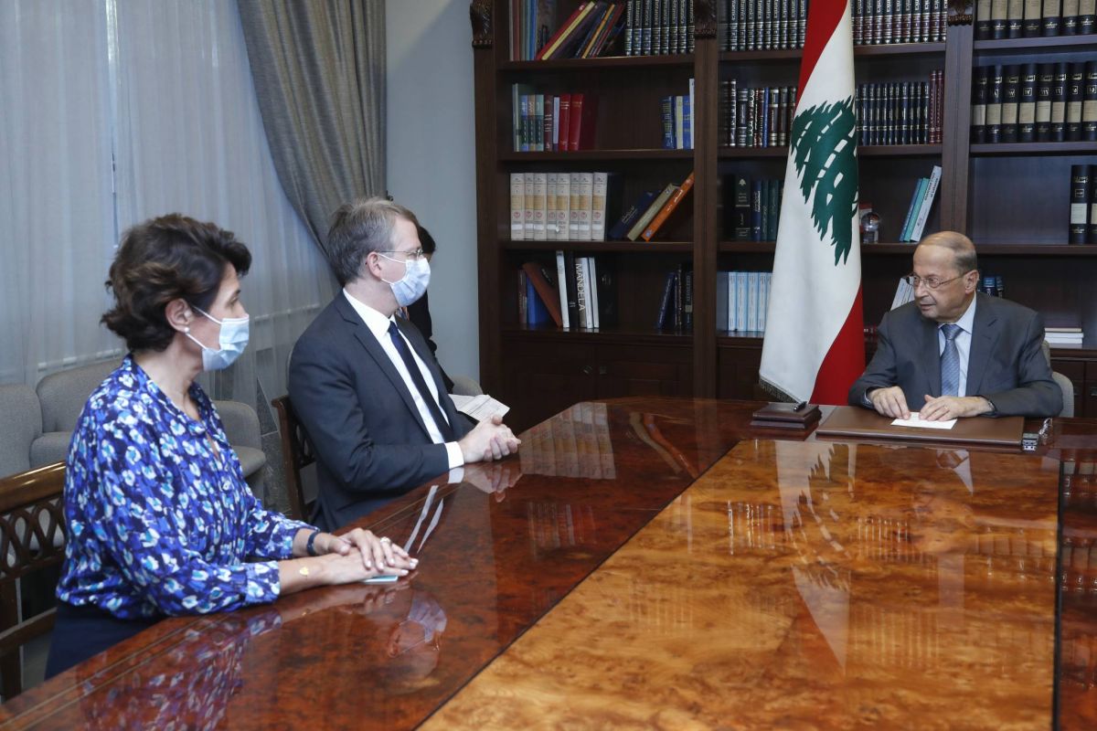 Aoun examine avec Durel les préparatifs de la troisième conférence internationale de soutien au Liban