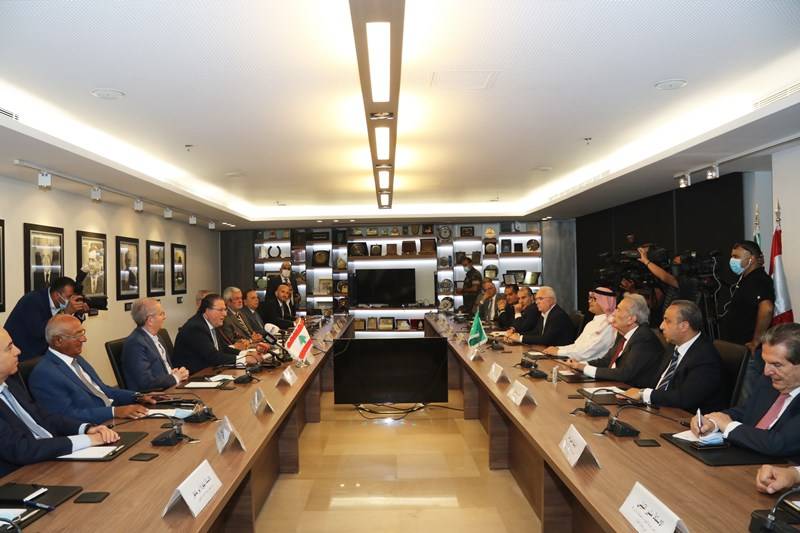 Boukhari recommande à Beyrouth des solutions 