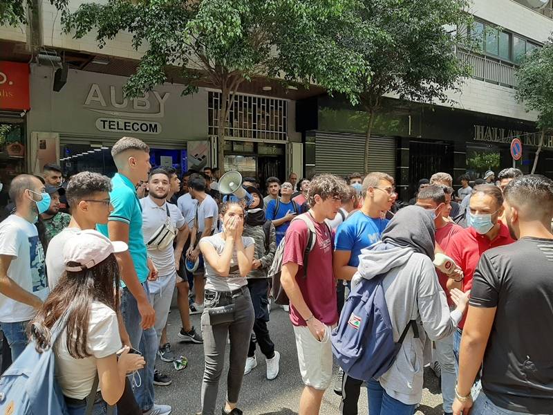 Échauffourées lors d'une manifestation d'étudiants qui réclament l'annulation du bac