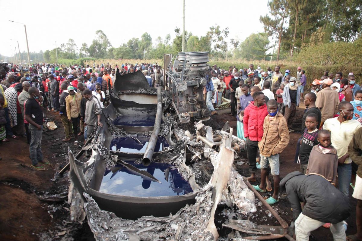 Treize morts dans l'explosion d'un camion-citerne
