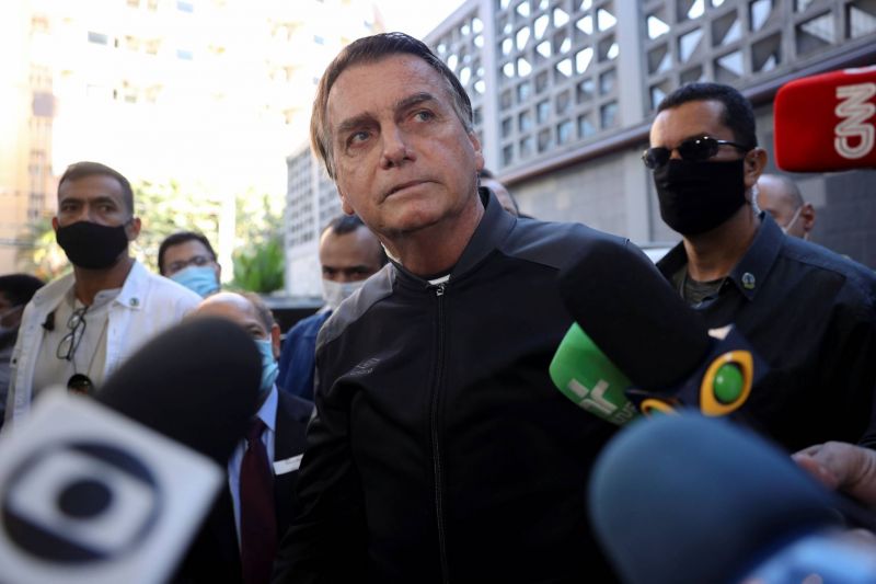 Bolsonaro quitte l'hôpital après quatre jours de traitement