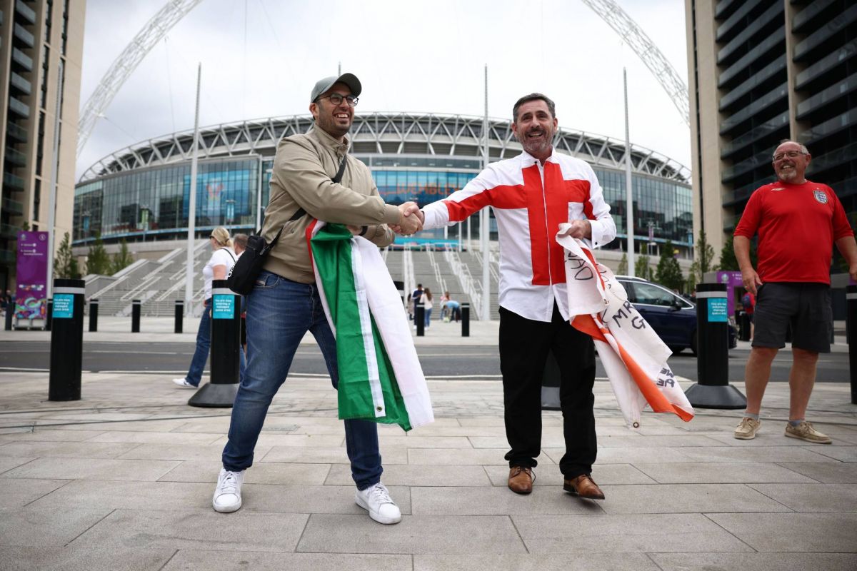 En territoire ennemi, la large communauté italienne de Bedford se prépare à la finale de l'Euro