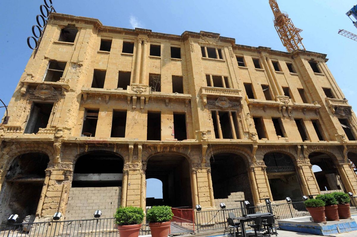 La façade ocre, unique témoin de l’ancien immeuble de « L’Orient »
