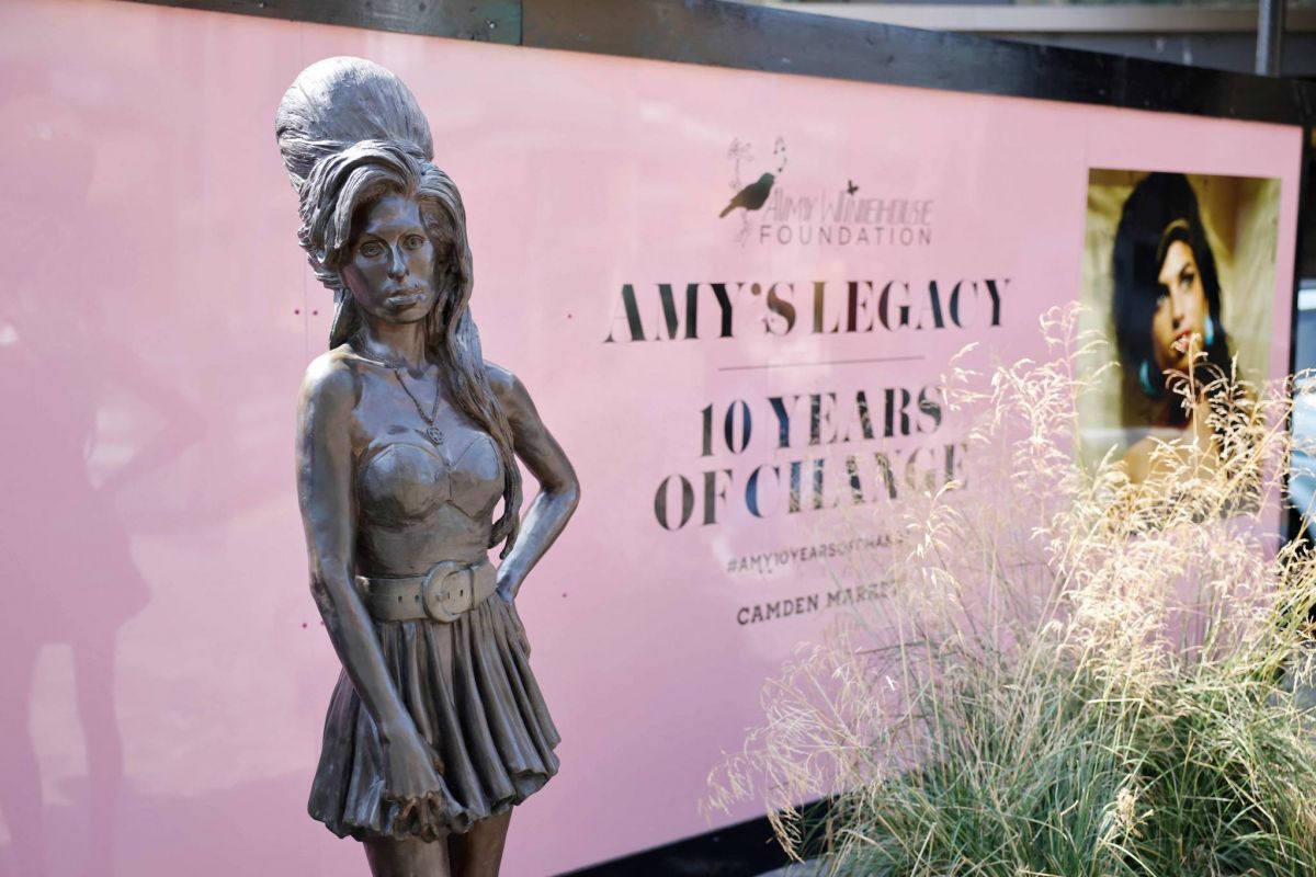 Dix ans après sa mort, la famille d’Amy Winehouse veut se réapproprier son histoire