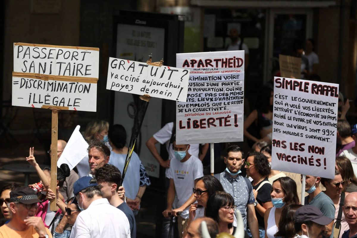 De l’Europe à l’Australie, les manifs antirestrictions s’enchaînent