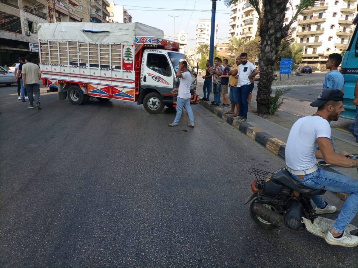 Routes bloquées à Tripoli et Saïda contre la détérioration des conditions de vie