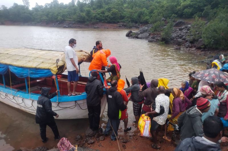 Pluies de mousson en Inde : au moins 115 morts, les secouristes dans la boue
