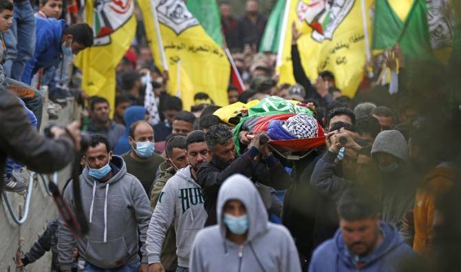 Heurts avec l'armée israélienne lors des funérailles d'un jeune Palestinien