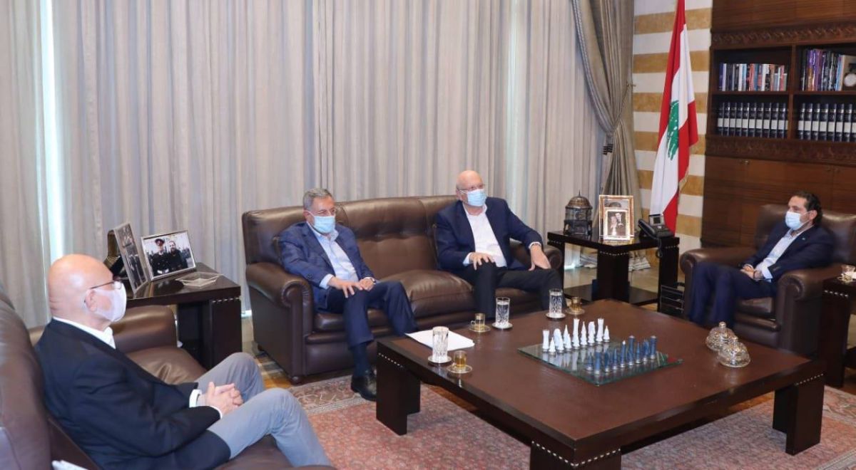 Les ex-Premiers ministres se concertent à la veille des consultations contraignantes à Baabda