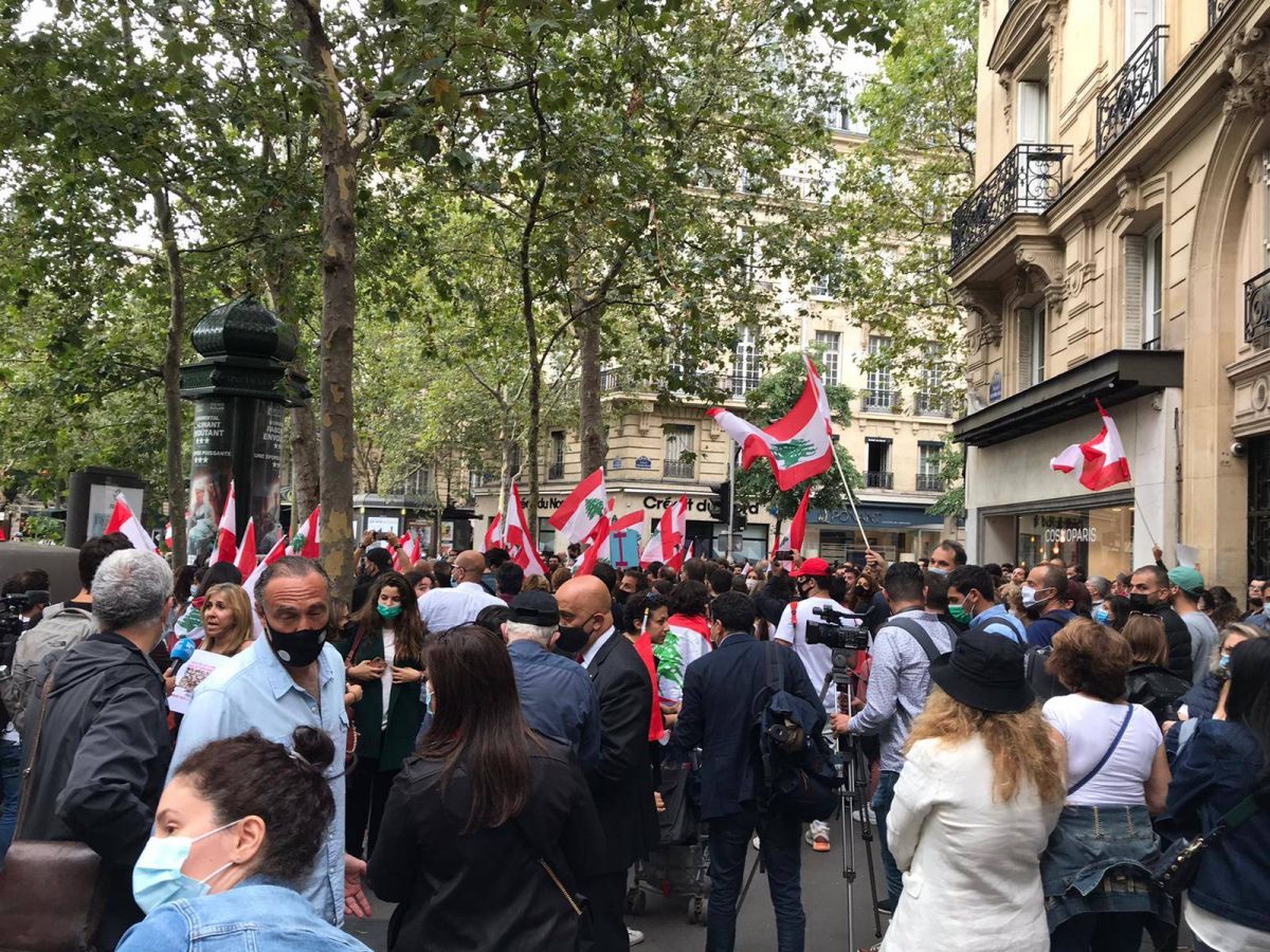 À Paris, les Libanais se recueillent pour le 4 août À Paris, les Libanais se recueillent pour le 4 août
