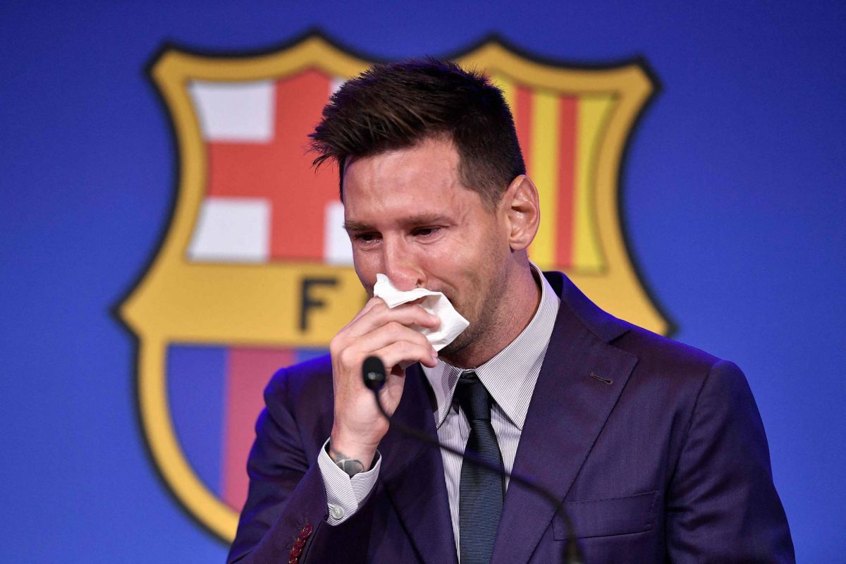 En larmes, Messi dit adieu au Barça