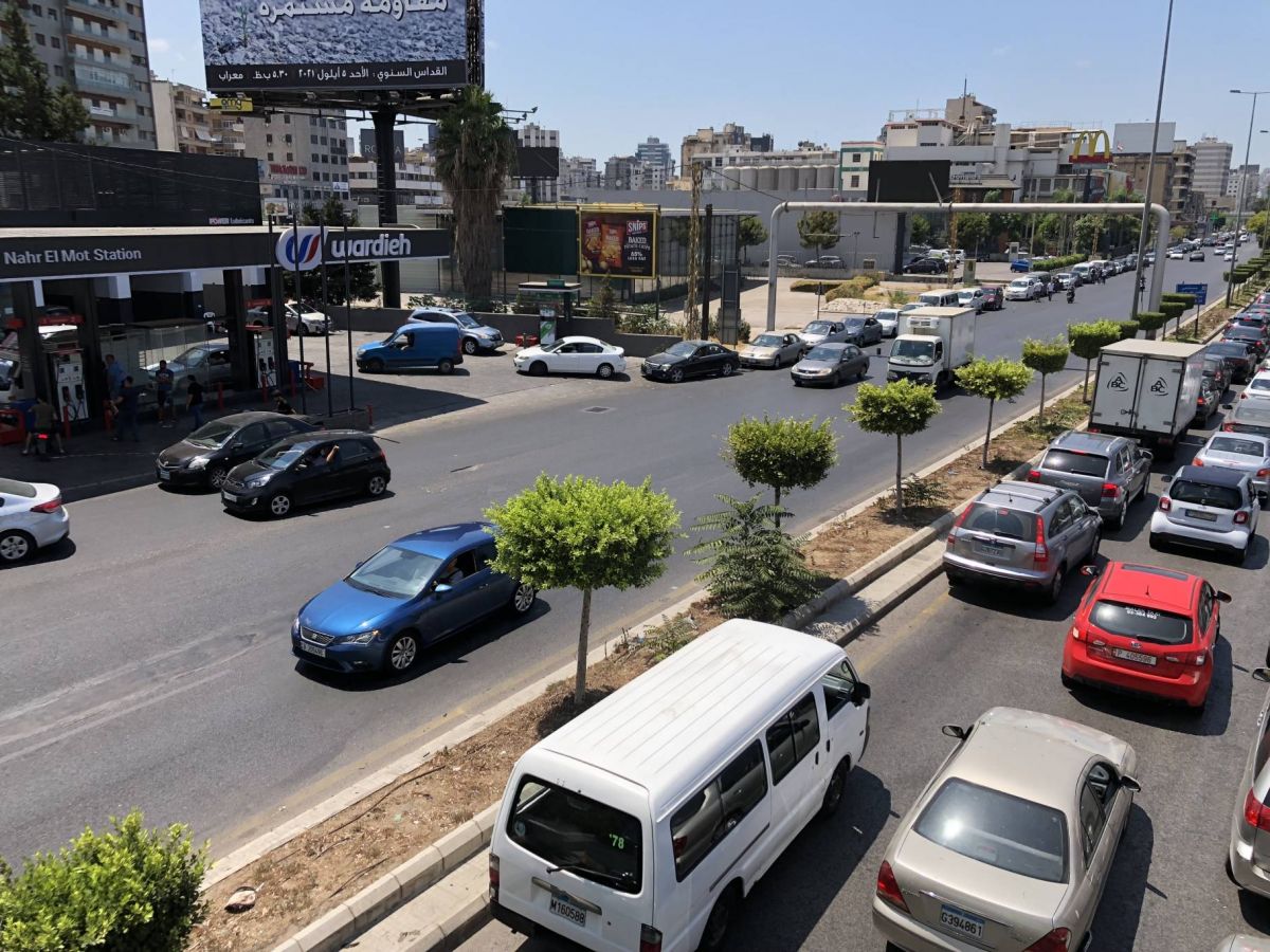 La crise du carburant se durcit, l’effondrement s’accélère