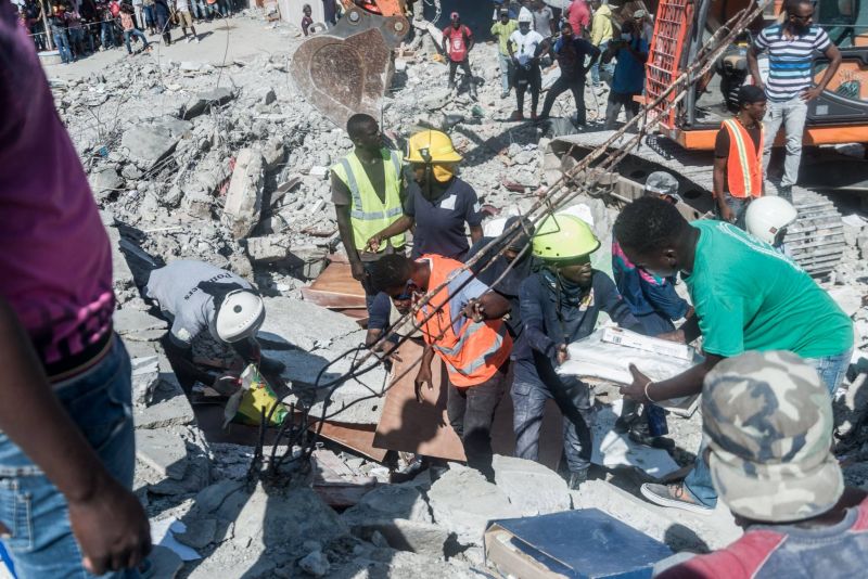 Haïti déplore un bilan dramatique de 1 300 morts après un puissant séisme
