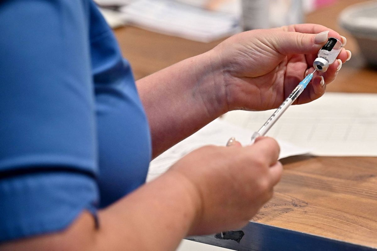 Vaccins anti-Covid : des milliards d'euros pour leurs producteurs
