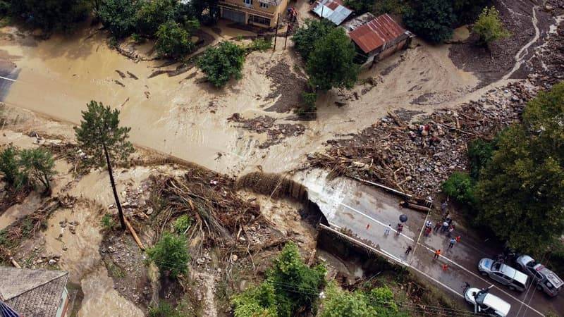 Le bilan grimpe à neuf morts