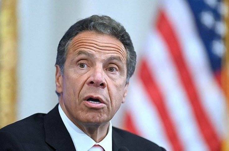 Plombé par les accusations de harcèlement sexuel, le gouverneur de New York jette l'éponge