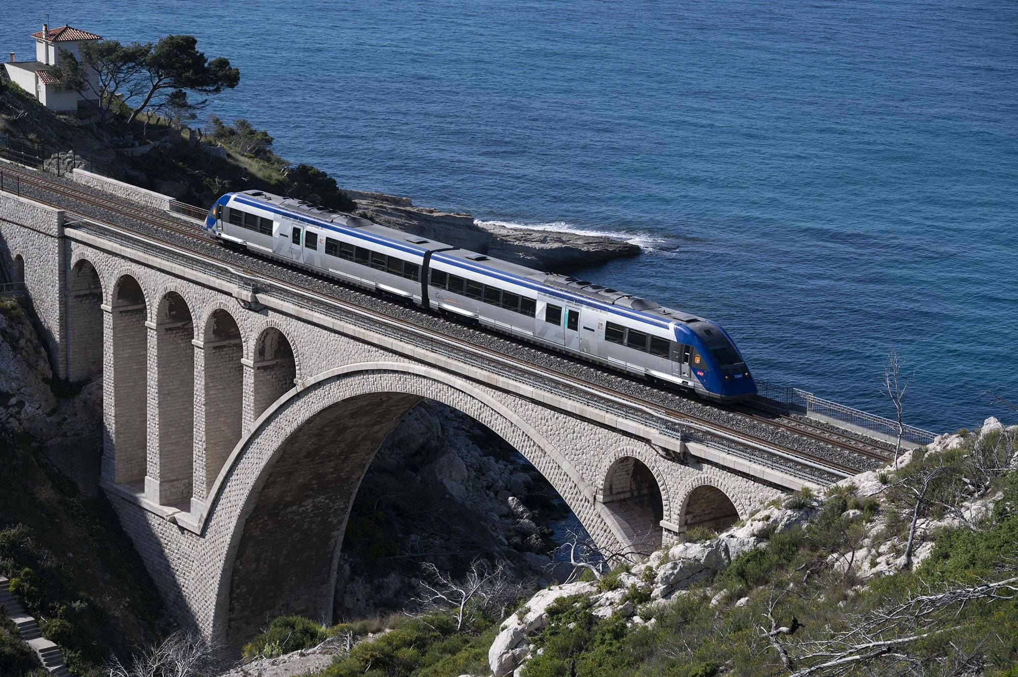 Entre falaises et Méditerranée, le retour du train de la côte Bleue L'OrientLe Jour Entre falaises et Méditerranée, le retour du train de la côte Bleue L'OrientLe Jour