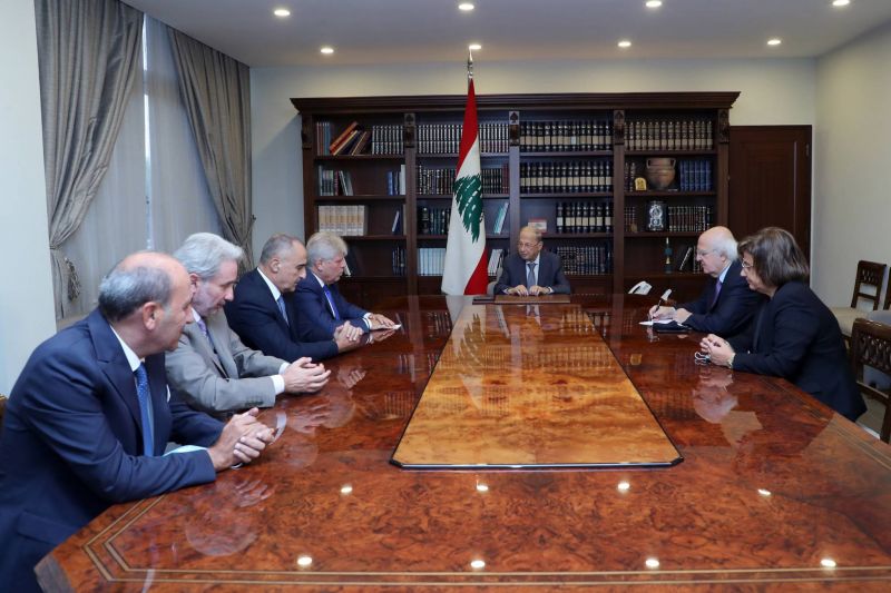 Aoun attaché à une 