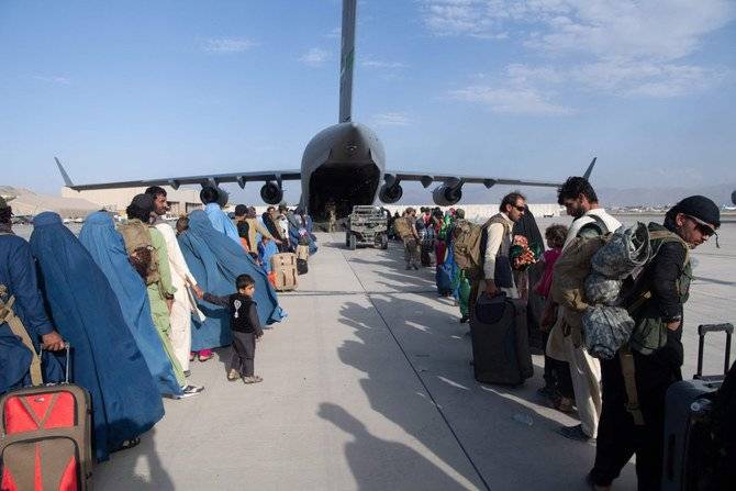 À la veille de l’achèvement du retrait US, les espoirs d’exil s’envolent pour les Afghans