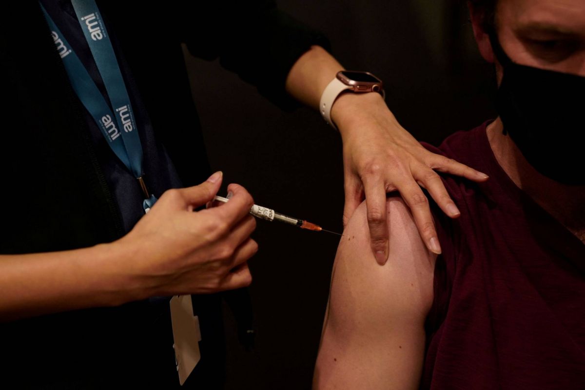 Les enseignants devraient faire partie des groupes prioritaires pour le vaccin anti-Covid