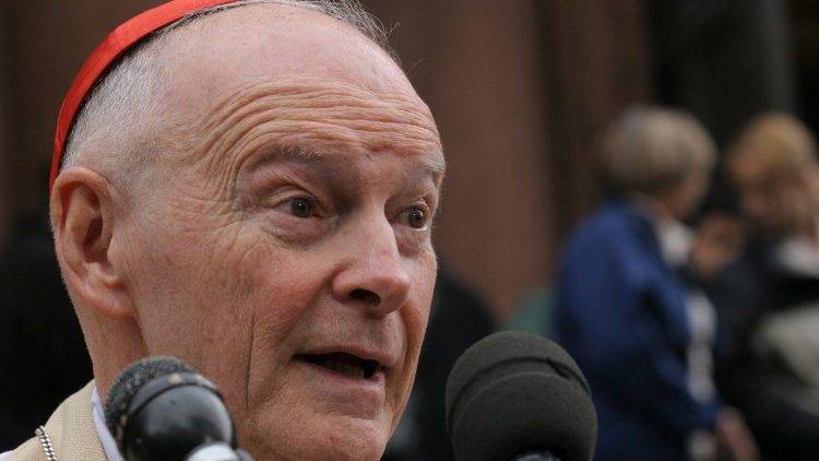Un ex-cardinal plaide non coupable d'agression sexuelle sur un adolescent