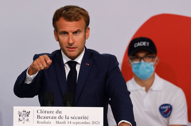 Macron lance une loi de programmation pour les sécurités intérieures