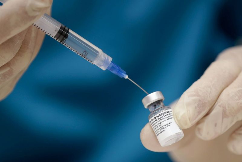 Des effets secondaires signalés chez 10 personnes ayant reçu le vaccin Pfizer