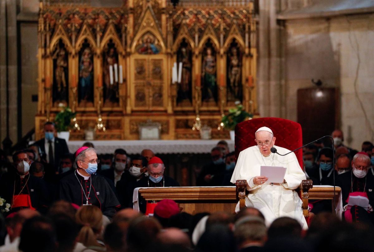 Le pape appelle à 