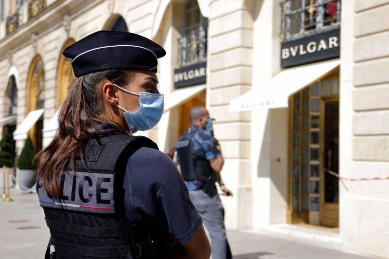 Braquage d'une bijouterie à Paris: butin estimé à 10 millions d'euros