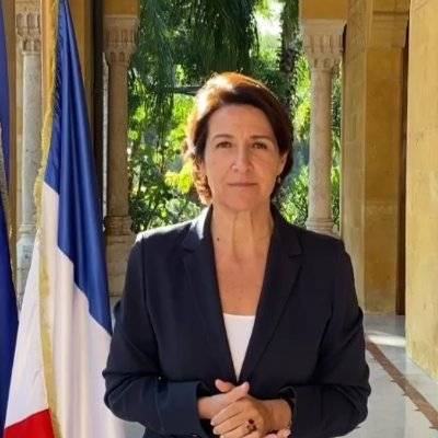 L'ambassadrice de France salue une 