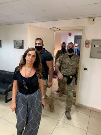 Dispute entre l'ex-ministre des AE Zeina Acar et le secrétaire général, des portes endommagées