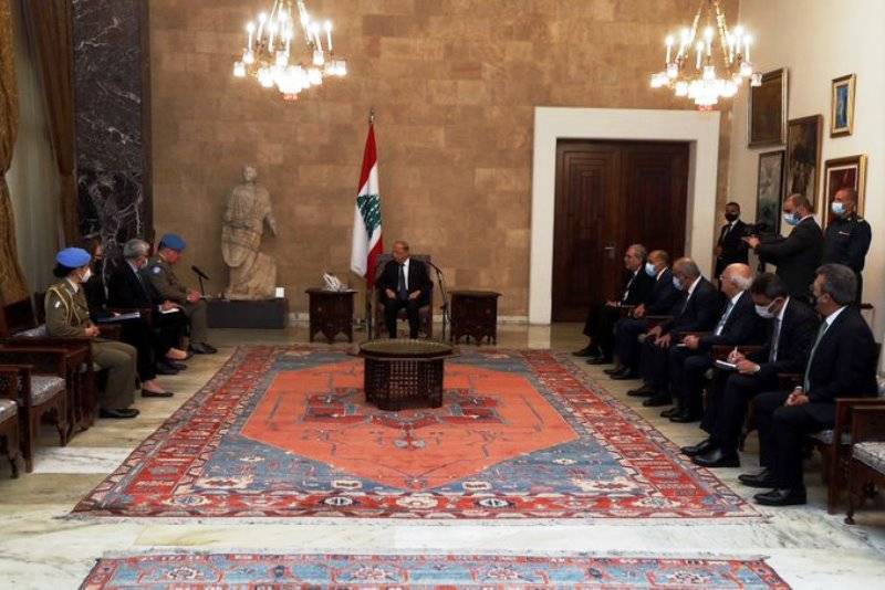 Devant le chef de la Finul, Aoun condamne les incidents entre les populations locales et les Casques bleus