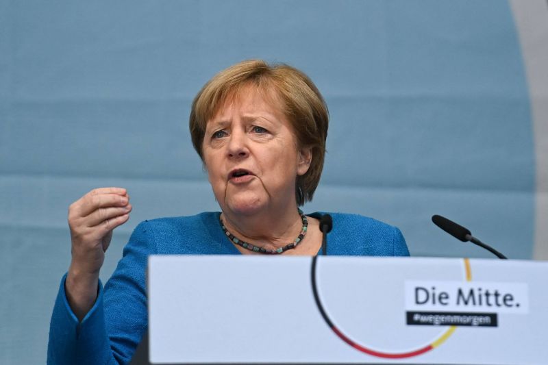 Merkel jette toutes ses forces dans l'arène avant un vote indécis