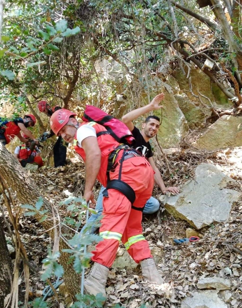 Six personnes encerclées par les eaux au fond d'une vallée sauvées par les secouristes