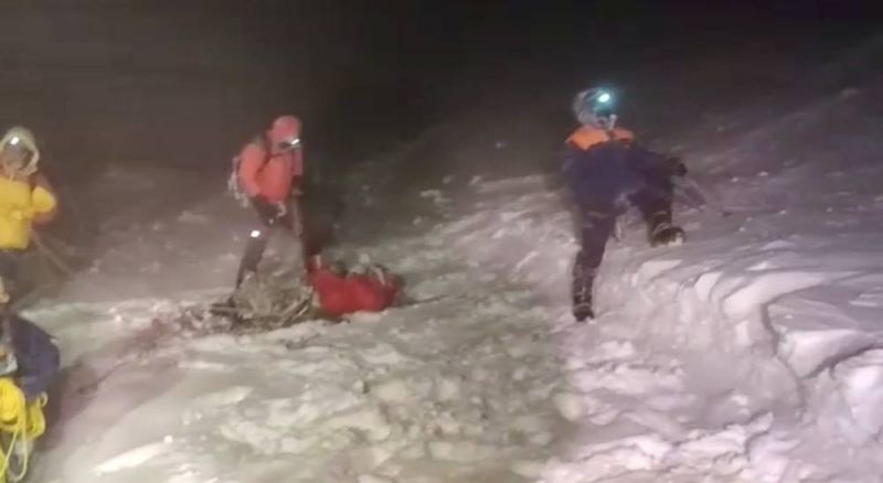 cinq morts sur le mont elbrouz apres une violente tempete l orient le jour