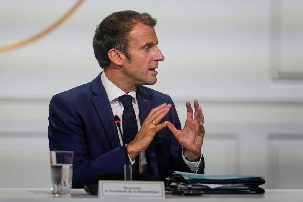 Macron insiste sur sa 