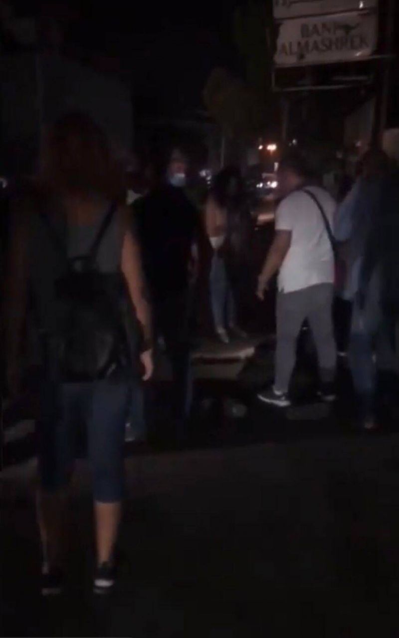 Des manifestants battus samedi soir devant le domicile de Salim Sfeir