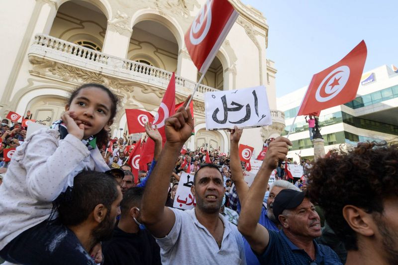 Au moins 6 000 manifestants à Tunis « contre le coup d’État » de Kais Saied