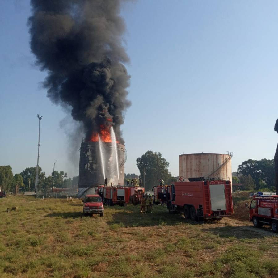 À Zahrani, 250 000 litres de carburant ont pris feu