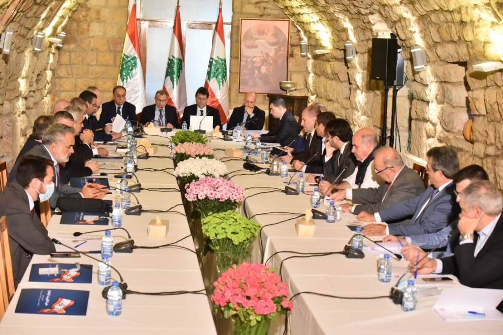 A l'issue d'un séminaire de ses députés, Bassil fait le point et réclame l'unification du taux de la livre