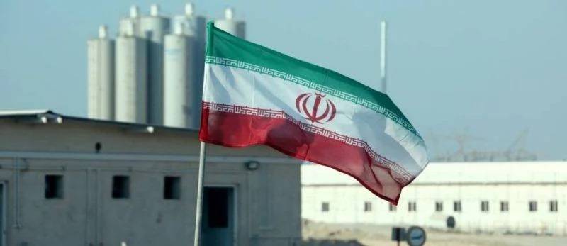 La TV montre des vedettes iraniennes poursuivant des navires 