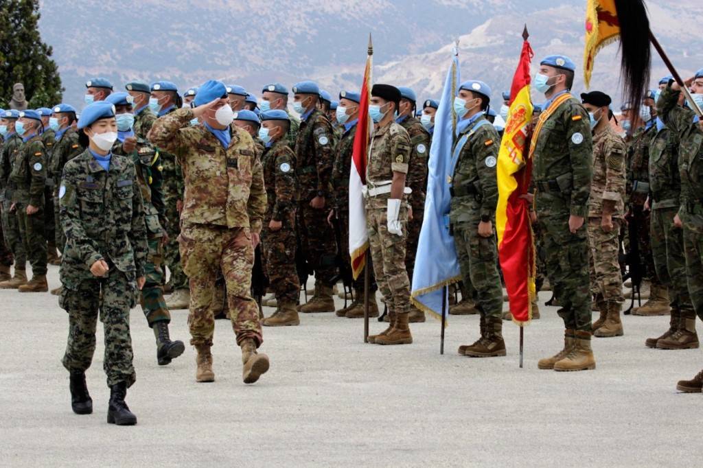 Remise de médailles aux Casques bleus serbes, salvadoriens, brésiliens et espagnols