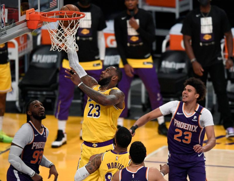 La chasse aux Bucks est lancée, les Nets et les Lakers à leurs trousses