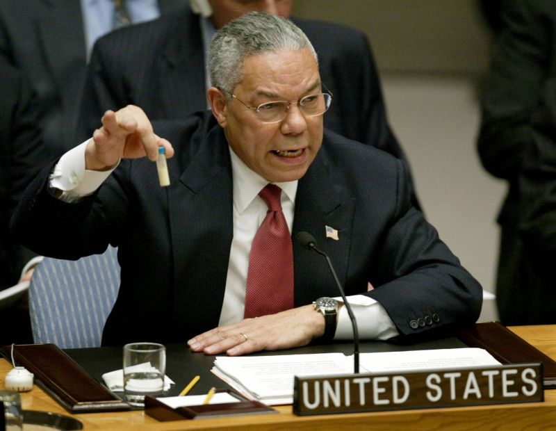 Colin Powell, premier secrétaire d’État afro-américain, meurt du Covid-19