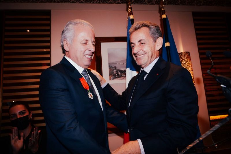 Les insignes de chevalier de l’ordre de la Légion d’honneur à Jean-Paul Bou Antoun