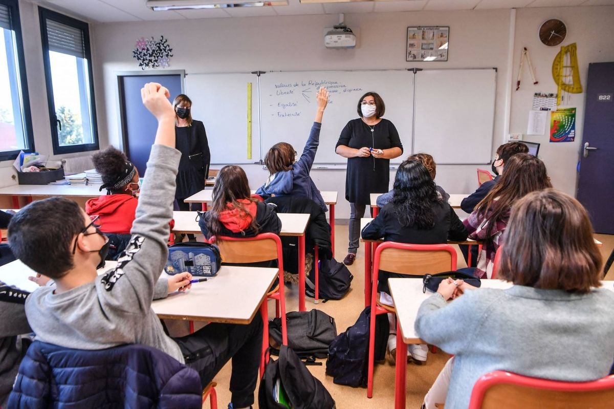 Hommage dans les écoles à Samuel Paty, enseignant tué pour avoir montré les caricatures de Mahomet